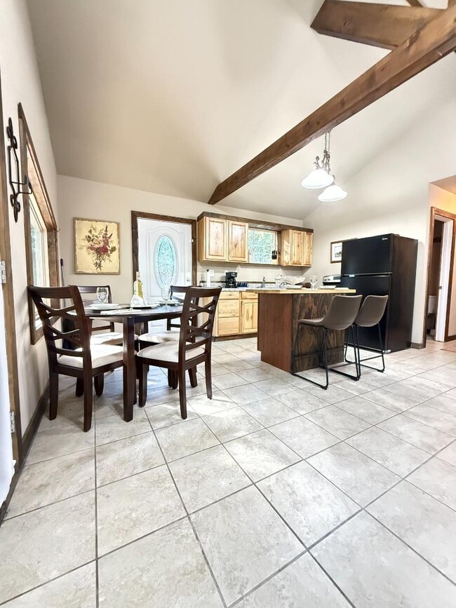 Building Photo - 343 Knob Hill Cir