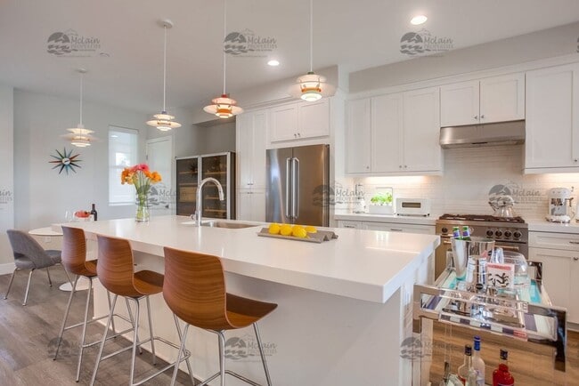 Building Photo - LUXURY 2 Bedroom with AC and Washer/Dryer, DOWNTOWN CARLSBAD VILLAGE