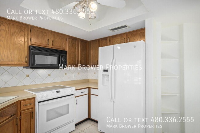 Building Photo - 18002 N 12th St