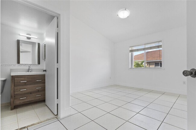 Building Photo - 13165 SW 64th Terrace
