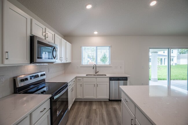 Building Photo - Harbor Dunes