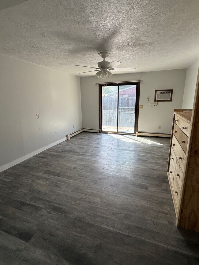 Building Photo - 3313 Leland Ln