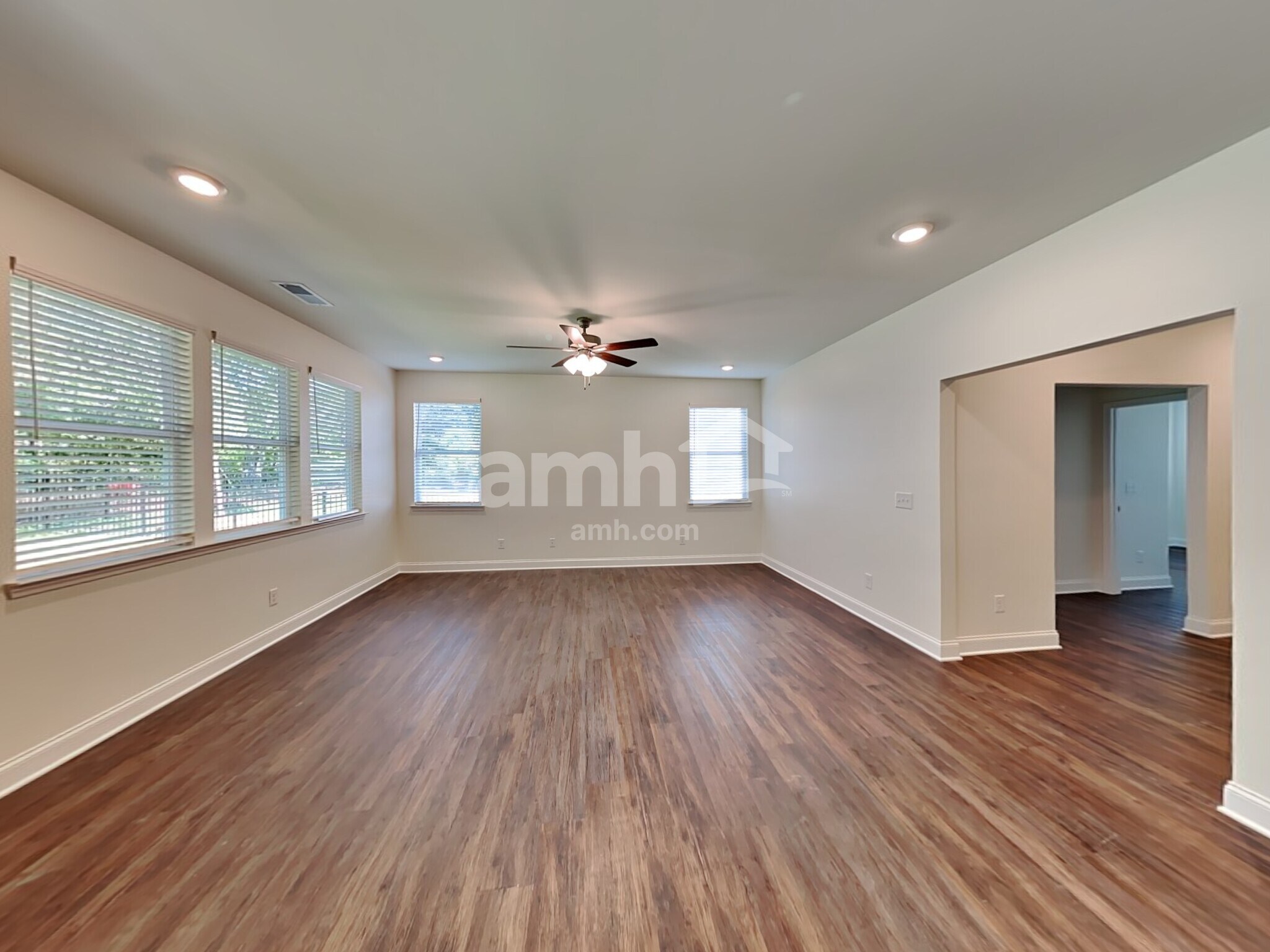 Building Photo - 2072 Windsor Park Ave