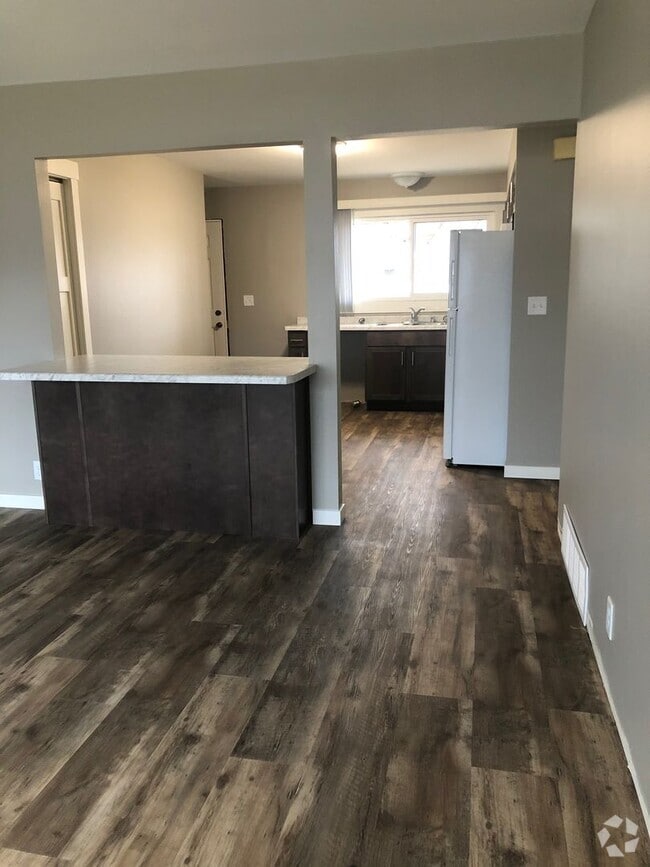 Building Photo - BCF Duplex (254)