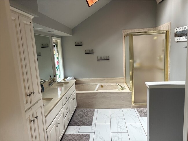 Building Photo - 80 Mayfair Dr