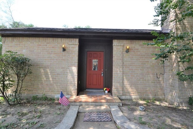 Building Photo - 15927 Tumbling Rapids Dr