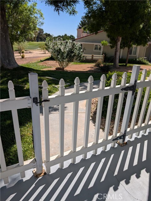 Building Photo - 14858 Clubhouse Dr