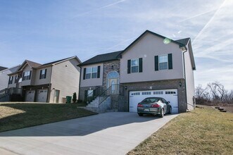 Building Photo - Pet Friendly Four Bedroom with Basement!