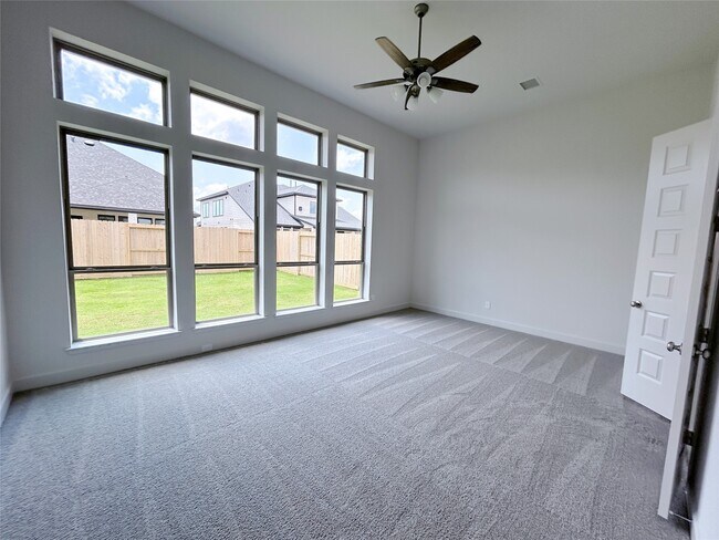 Building Photo - 5406 Holly Holw Ln