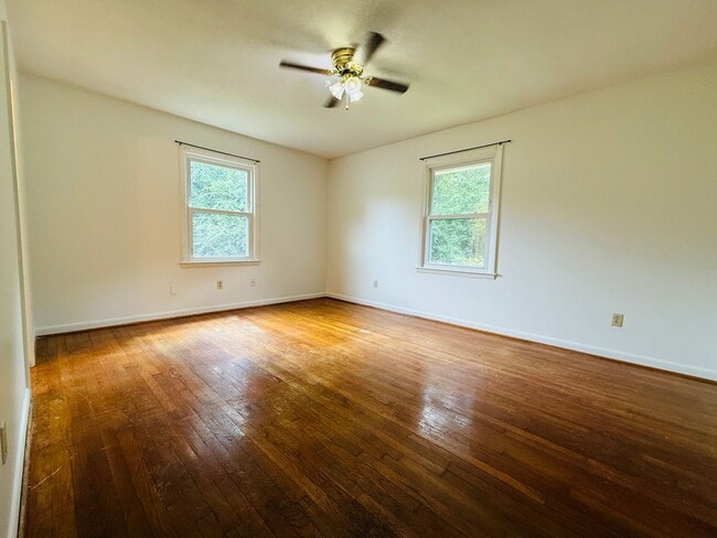 Building Photo - COMING SOON-1718 Patterson Circle