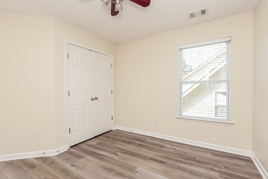 Building Photo - 7854 Rainey Dr