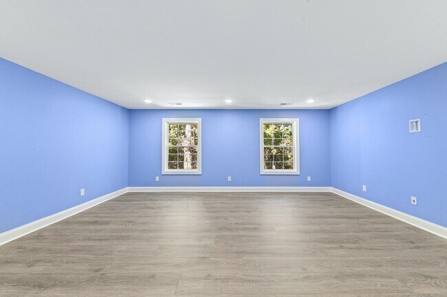 Building Photo - 601 Joyce Ave