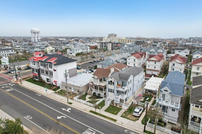 Building Photo - 911 Bay Ave