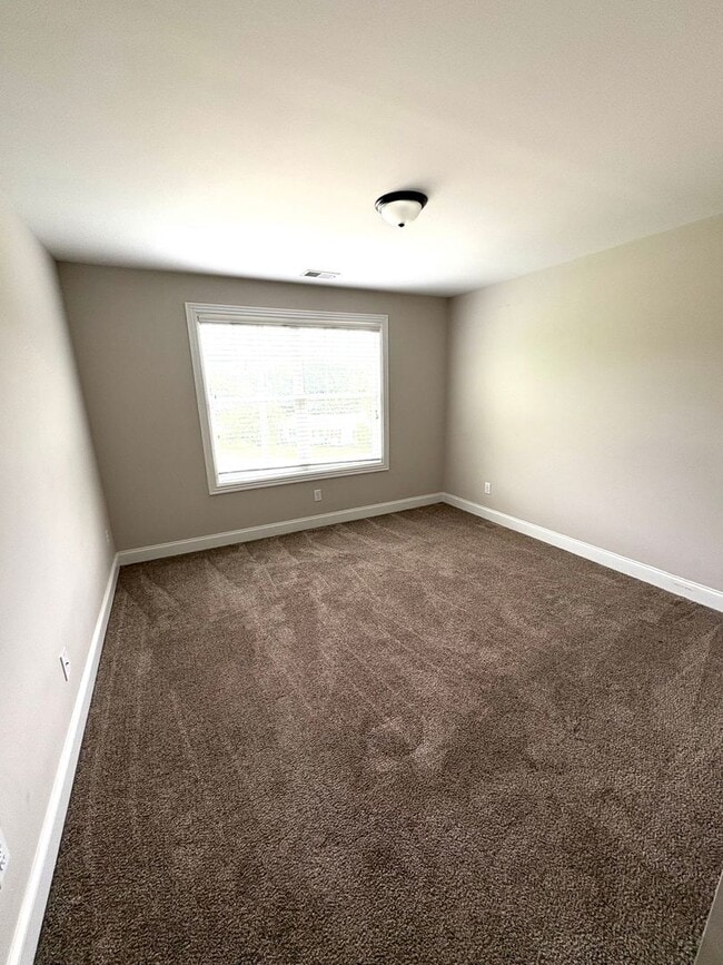 Building Photo - Beautiful 3 bedroom, 2.5 bath in South Nas...