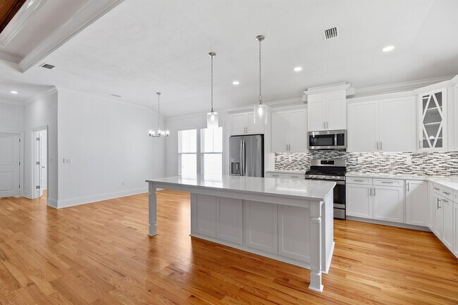 Building Photo - 2505 Mount Vernon Ln