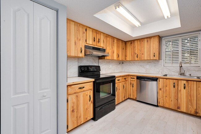 Building Photo - Townhome in the heart of Ormond Beach