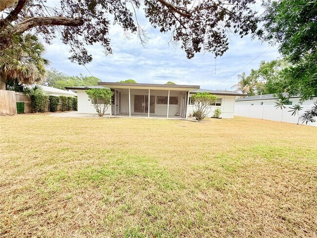 Building Photo - 4866 Huntington St NE