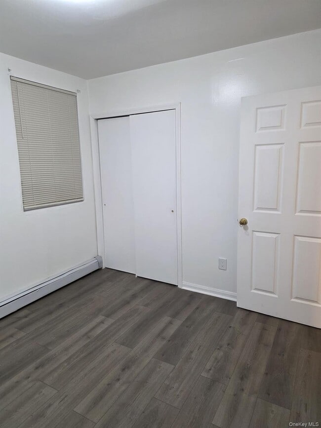 Building Photo - 400 Crescent St.