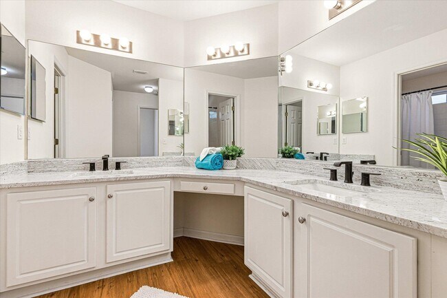 Building Photo - 335 Dreadnaught Ct