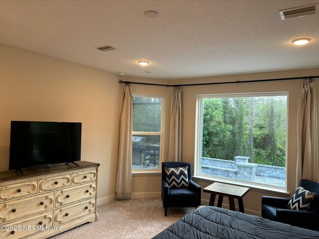 Building Photo - 263 Union Hill Dr