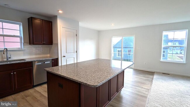 Building Photo - 11 Edinburgh Ct