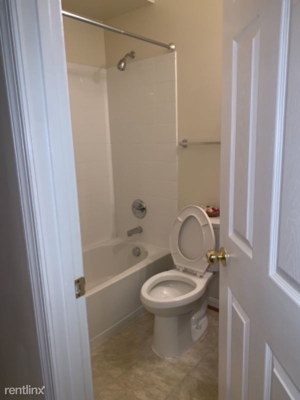 Building Photo - 2 br, 1 bath House - BASEMENT Apt