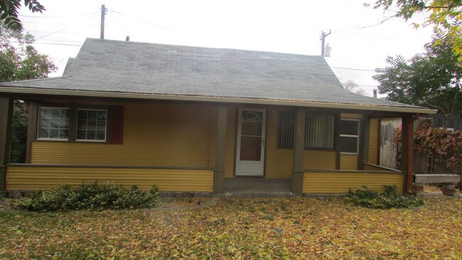 Building Photo - 542 S Garfield Ave