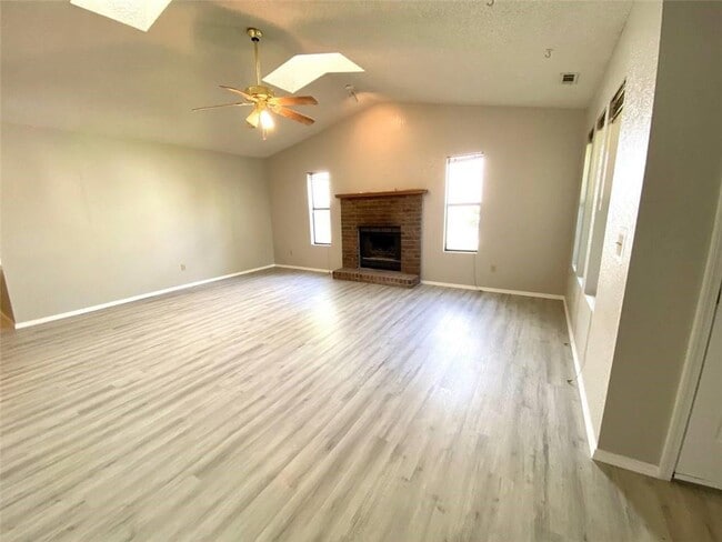 Building Photo - 3611 W Wood St