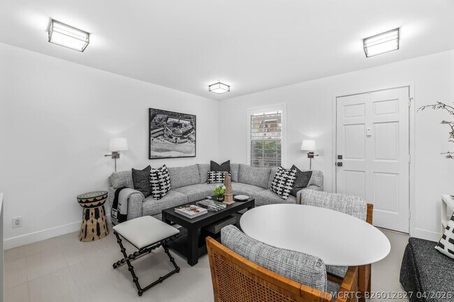 Building Photo - 134 Peruvian Ave