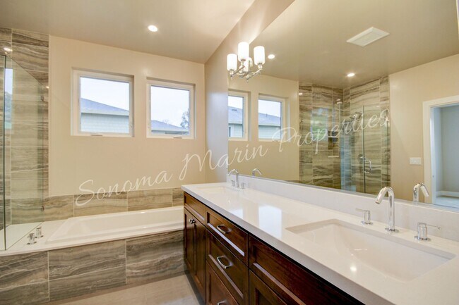 Building Photo - Gorgeous 4 Bed/3Bath House Available in De...