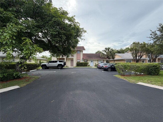 Building Photo - 4243 NW 114th Terrace