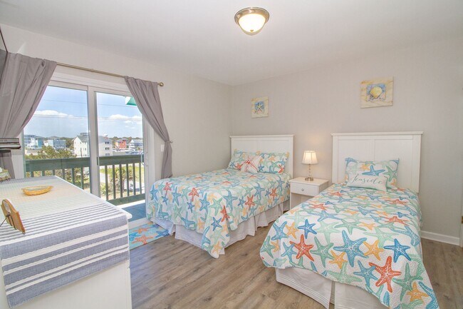 Building Photo - OFF-SEASON FURNISHED RENTAL