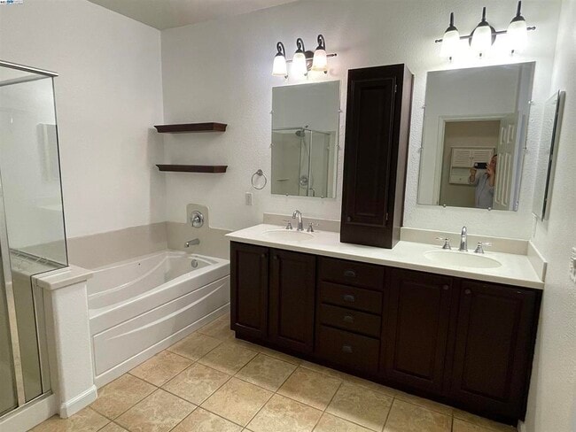 Building Photo - 1503 Jetty Dr