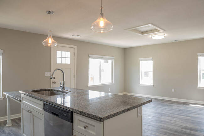 Building Photo - Remodeled house, yard, Granite, Stainless ...
