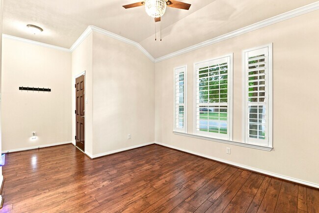 Building Photo - 24418 Lakecrest Bend Dr