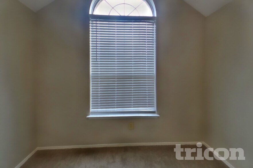 Building Photo - 908 Winchester Ln