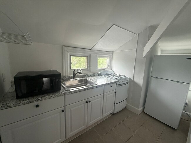 Building Photo - 206 Bellevue Ave