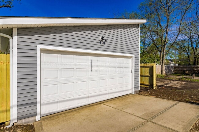 Building Photo - 72 Hayden Ave