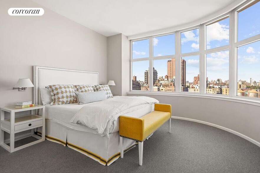 Building Photo - 181 E 90th St