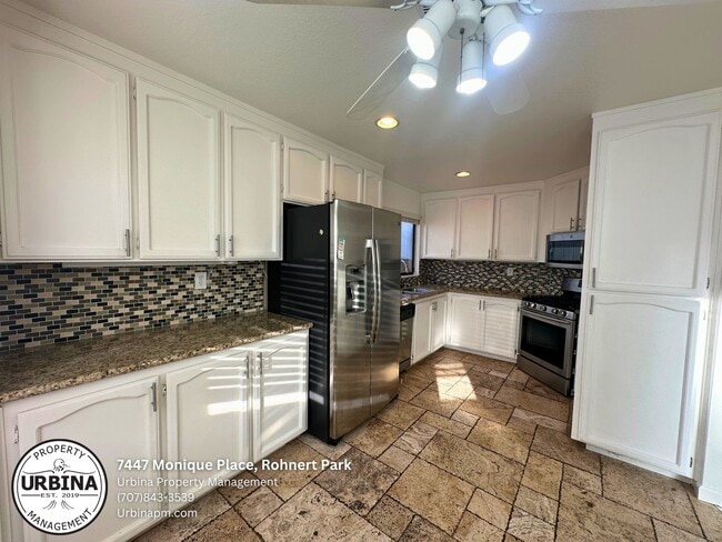 Building Photo - Beautiful 3-Bedroom Home with a Sparkling ...