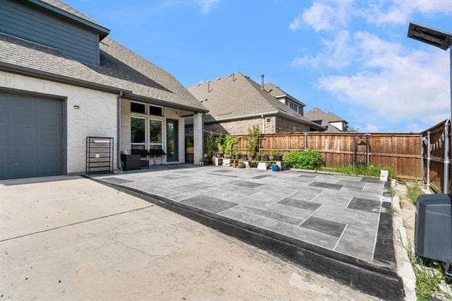 Building Photo - 12591 Royal Oaks Ln