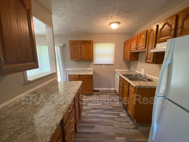 Building Photo - 2562 Bracebridge Dr