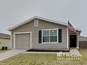 Building Photo - 1720 Vineridge Ln