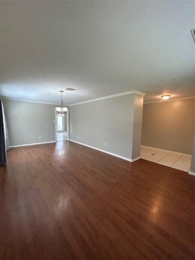 Building Photo - 5415 W Harrow Dr