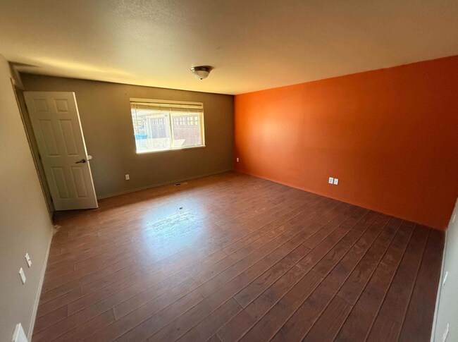 Building Photo - 2550 NW Coyner Ave
