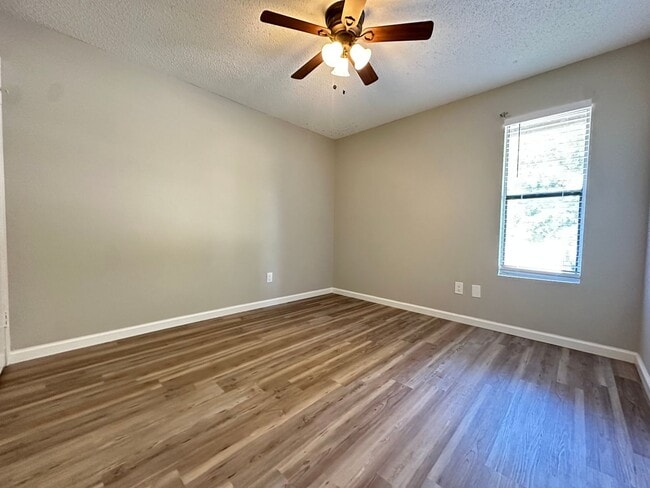 Building Photo - Condo for rent in Grayson Valley