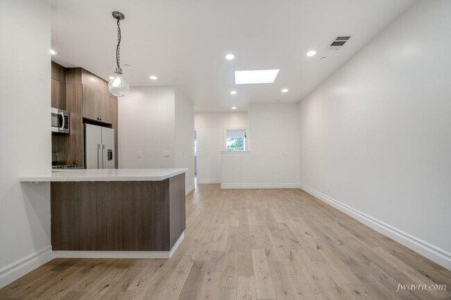 Primary Photo - 967 Sutter St