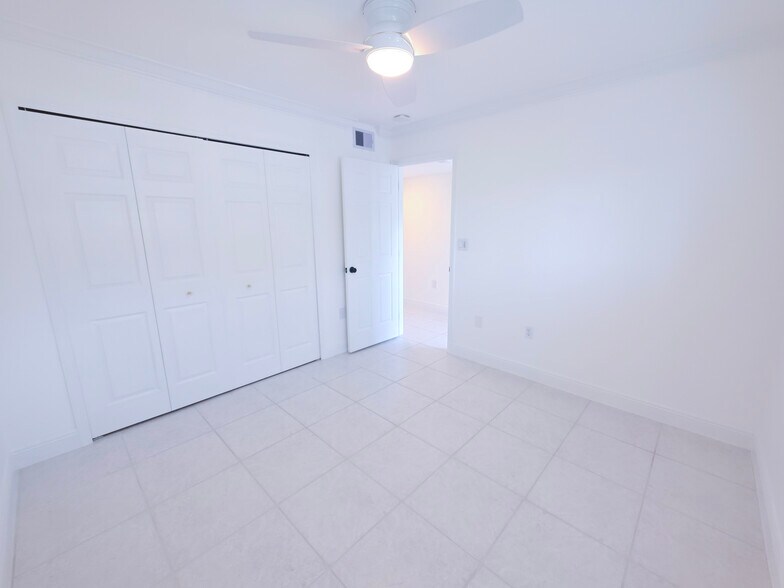 Bedroom 3 - 154 Cypress Way E