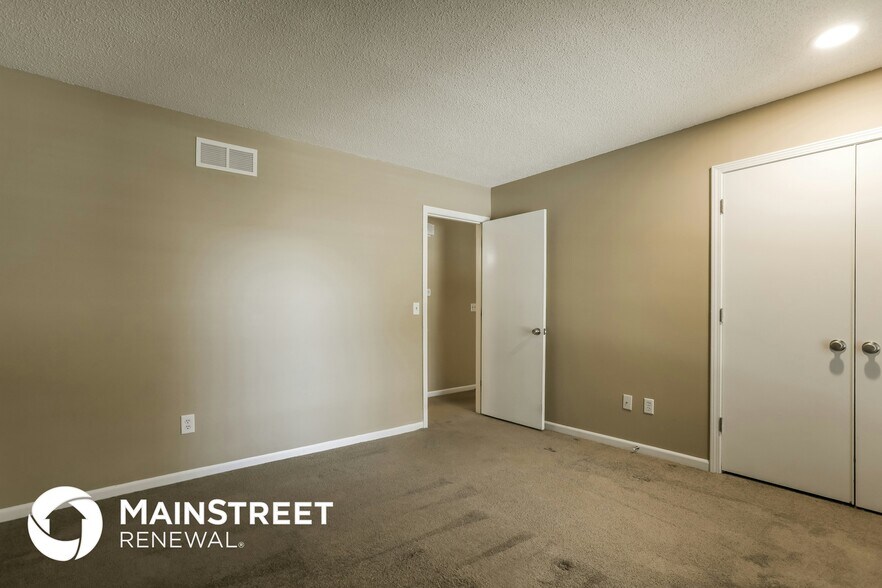 Building Photo - 404 Meadow Ln