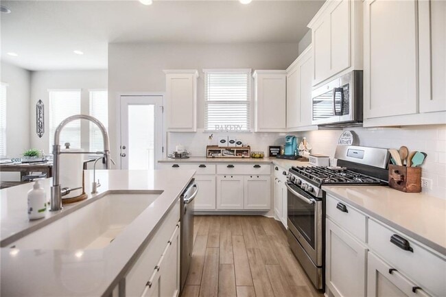 Building Photo - 18003 Pomelo Ln